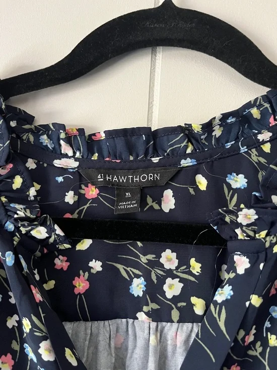 41 Hawthorn Navy Floral Ruffle-Trim Sleeveless Blouse - Picture 2 of 8
